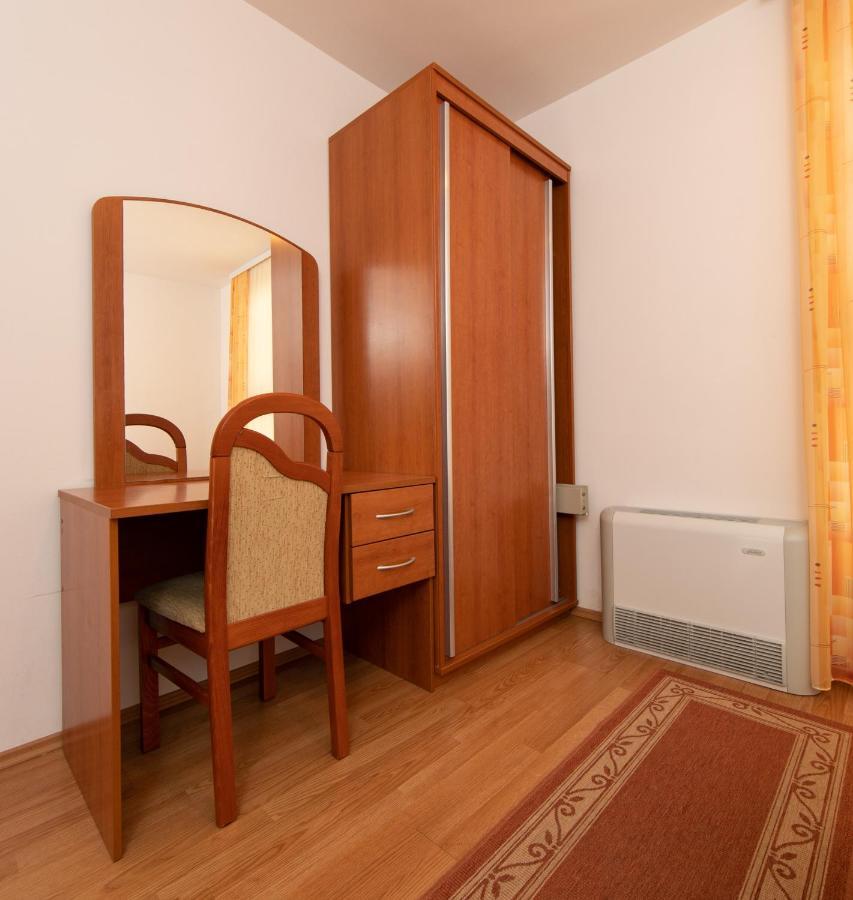 Apartmani Biser Tucepi Exterior photo